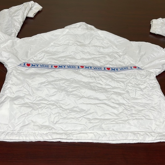 💦NWT Van Wind Jacket Armpit to armpit 22”, Length 21” - Picture 2 of 4